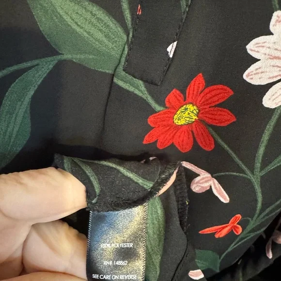 Torrid Black Floral Blouse Spring/Summer  PLUS: 5X      #P - Picture 6 of 9